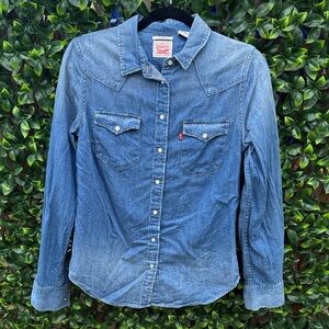 Levi's Denim Button-Down Shirt in Blue
